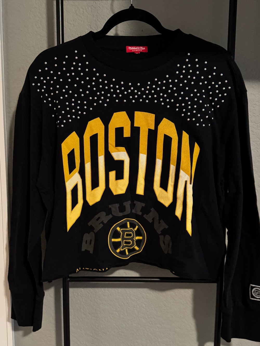 Boston Bruins Studded Women’s Medium Long-Sleeve Crop Top